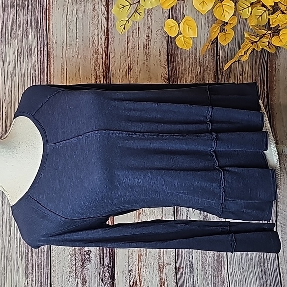 STYLE CO NAVY BLUE HI-LO RAW HEM LONG SLEEVE PULLOVER TEE - Picture 1 of 12